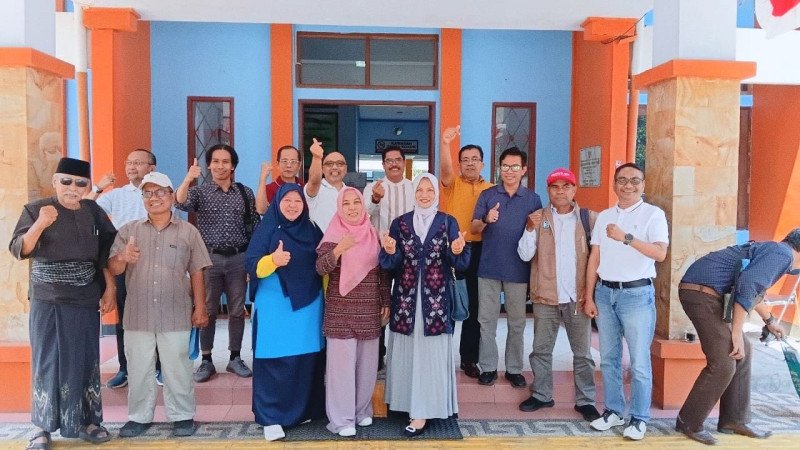 Foto Bersama Antara Forum NTB Makmur Mendunia dengan Dinsos Provinsi NTB, Dalam Rangka Pertemuan Pembahasan Revitalisasi Karang Taruna & Penguatan Desa Berdaya, Jumat (28/8/2026) (Sukarman Riadi) Foto Bersama Antara Forum NTB Makmur Mendunia dengan Dinsos Provinsi NTB, Dalam Rangka Pertemuan Pembahasan Revitalisasi Karang Taruna & Penguatan Desa Berdaya, Jumat (28/8/2026) (Sukarman Riadi)